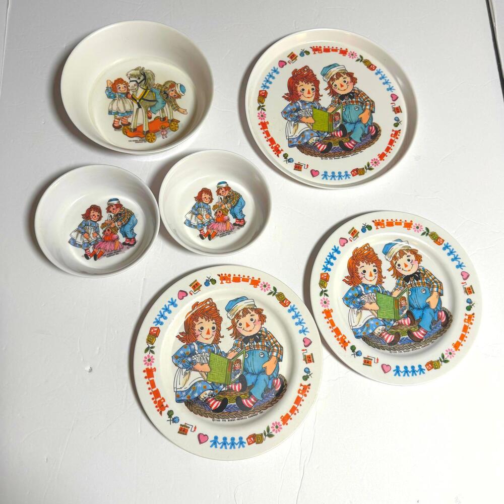 Vintage Melamine Ragedy Ann & Andy Dishes Set. 3 plates, 3 bowls. 1960s